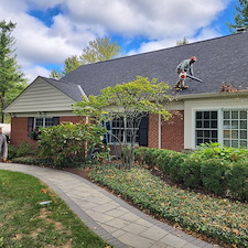 Top-Quality-Gutter-Cleaning-in-Indian-Hill-Ohio 2